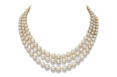 PROPERTY FROM THE ESTATE OF ALEXANDRA ANASTASIA, DUCHESS OF ABERCORN, THREE ANTIQUE NATURAL PEARL AND DIAMOND NECKLACES, ESTIMATE: £175,000-200,000  © CHRISTIE’S IMAGES LIMITED 2021 PROPERTY FROM THE ESTATE OF ALEXANDRA ANASTASIA, DUCHESS OF ABERCORN, THREE ANTIQUE NATURAL PEARL AND DIAMOND NECKLACES, ESTIMATE: £175,000-200,000  © CHRISTIE’S IMAGES LIMITED 2021