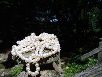 view more white pearls white pearls