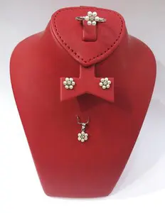 Flower Design Natural Pearl & Diamond Pendant Set