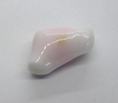 13 Carat Baroque White & Light Pink Pearl 18mm