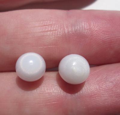 2 Amazing Drop Clam Pearls with Flame 10 carats total 14mm