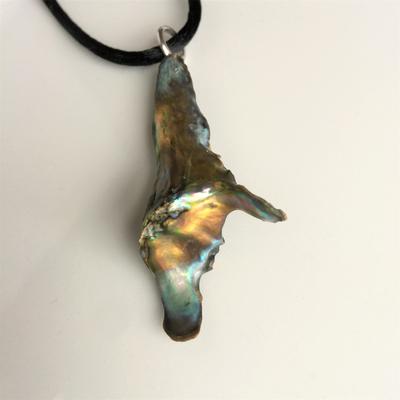 2 Inch Abalone Pearl Necklace  22carats