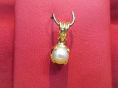 Natural Pearl Pendant