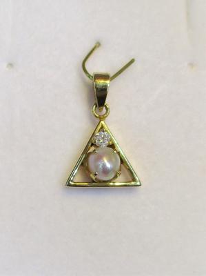 Natural Pearl Pendant