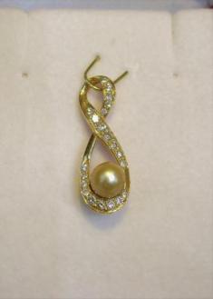 Natural Pearl Pendant