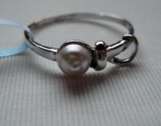 Ring with natural persian gulf pearl