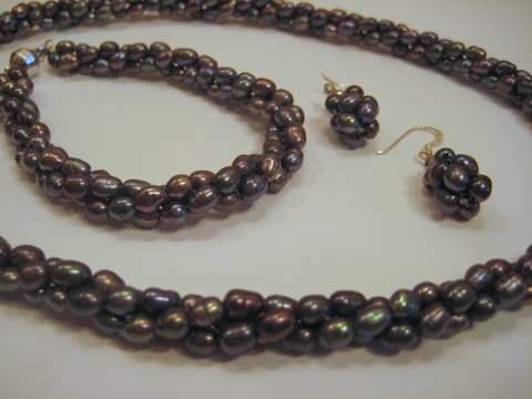 2 Strand Pearl Necklace Bracelet Earring Set 2 Strand Pearl Necklace Bracelet Earring Set