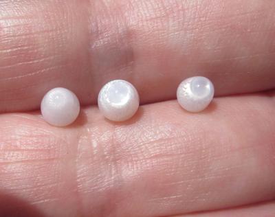 3 Clam Pearls with Full Flame 