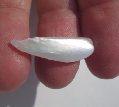 6+ carat Spike 24mm USA Natural Freshwater Pearl