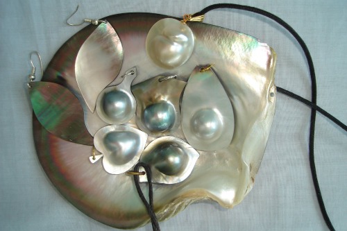 Micronesian half pearls