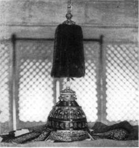 Ancient Chinese Crown with Pearls Ancient Chinese Crown with Pearls