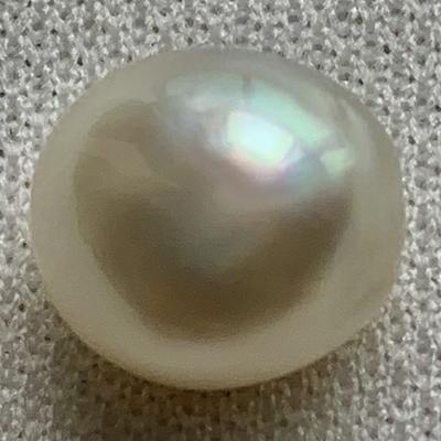 Basra Natural Pearl 5+ Carat Button Shape Light Greyish Cream