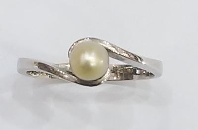 Beautiful Natural Basra Pearl Ring in 18K White Gold 5mm