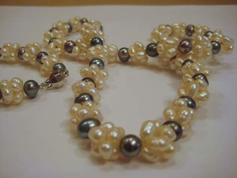 Black and white pearl set Black and white pearl set