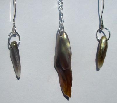 Bronze Colored USA Natural Wing Pearl Necklace and Earrings