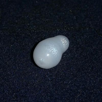 Clam Pearl 1.9 ct 9mm Strong Flame