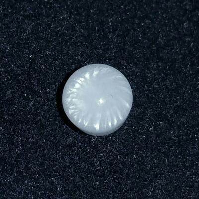 Clam Pearl  1.3 ct with Strong Flame