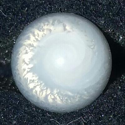 Clam Pearl 2.60 ct 8.08mm with Flame