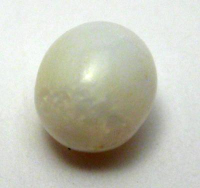 2.5 carat clam pearl