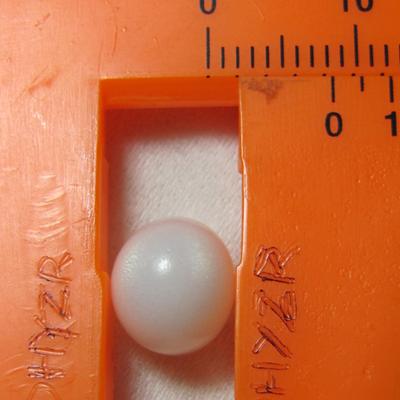 9 x 8mm - 5.3 cts Clam Pearl