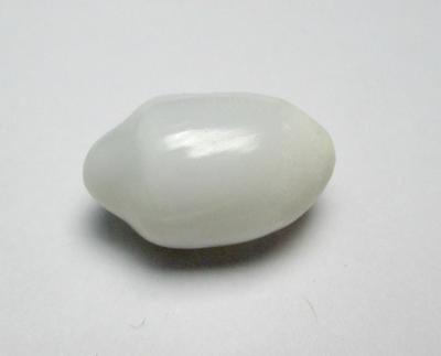 Clam Pearl 7+ carats 14+ mm Symmetrical Shape