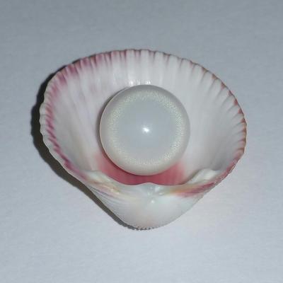 Clam Pearl 8.75 ct Semi Button with Flame for Sale