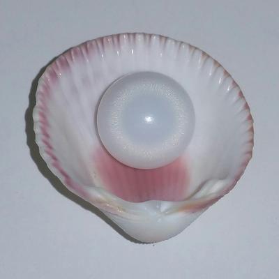 Clam Pearl 8+ ct with Flame and Button Shape for Sale