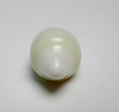 Clam Pearl 9 carats 15mm Symmetrical