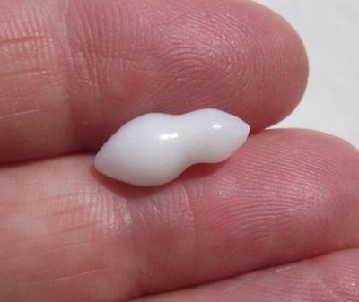 Clam Pearl Drop Shaped Pointed on Both Ends 3carats for Sale
