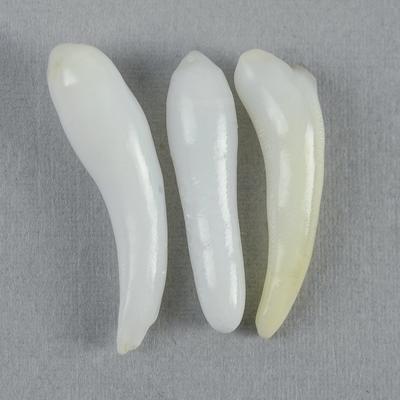 Clam Pearl Spike Trio 12+carats Total 21-23mm