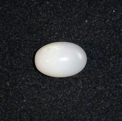 Clam Pearl with Flame  3.75 ct