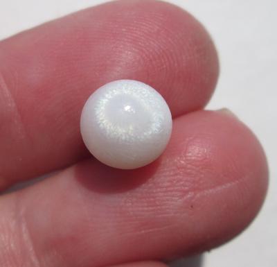 Clam Pearl with Flame 5 carats 12mm