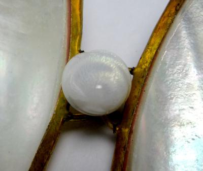 Clam Pearl with Full Flame 3+ carats 9+mm 