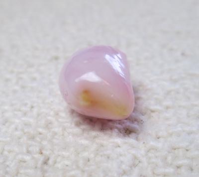 Conch Pearl 6 carats Light Pink Baroque
