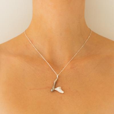 Dragonfly USA Natural Freshwater Pearl Pendant