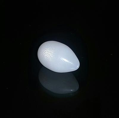 Drop Shape Clam Pearl 4+ ct with Strong Flame