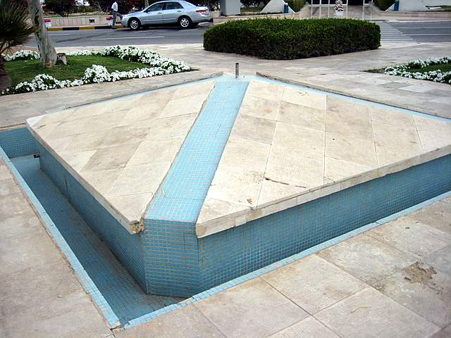 Dry fountain Kish