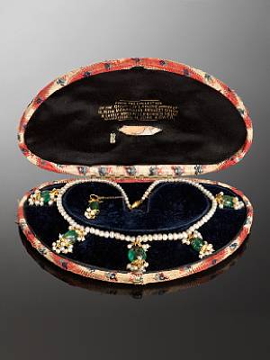 19th Century Pearl & Emerald Necklace 