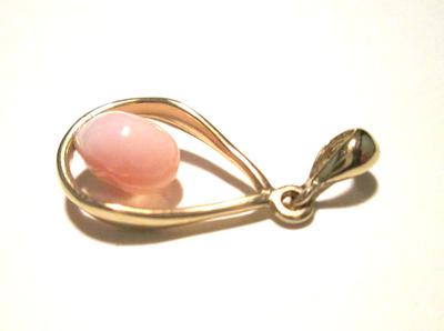 Light Pink Conch Pearl Pendant 1.6 carat on 14K Gold