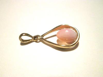 Light Pink Conch Pearl Pendant 1.6 carat on 14K Gold