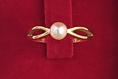 Lovely Natural Basra Pearl Ring in 18K Yellow Gold 4mm