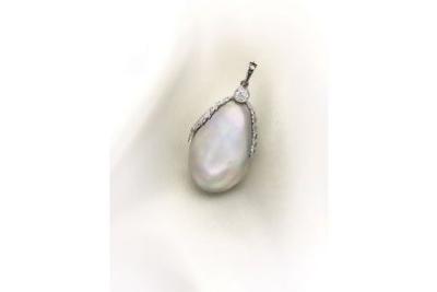 Large Natural Pearl to be sold in Dubai (photo: Christie's)