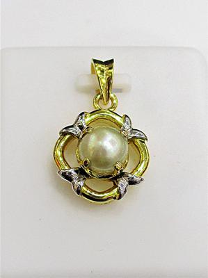 Natural 6mm Basra Pearl 1.86 carats Pendant on 18k Gold 