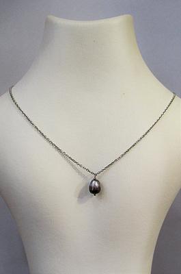 Natural Arabian Gulf Pearl on a 18k White Gold Chain 1+ carats