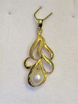 Natural Arabian/Persian Gulf Basra Pearl Pendant on 18k Gold