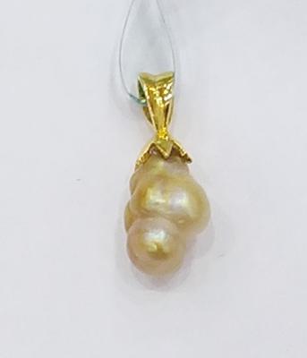 Natural Baroque Pearl Pendant 2+ carats 18k gold