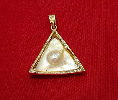 Natural Basra Blister Pearl Shell Triangle Shaped Pendant