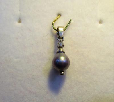 Natural Pearl Pendant