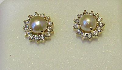 Natural Basra Pearl and Diamonds Earrings on 18k Gold