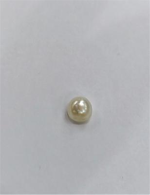 Natural Basra Pearl Light Cream Near Button